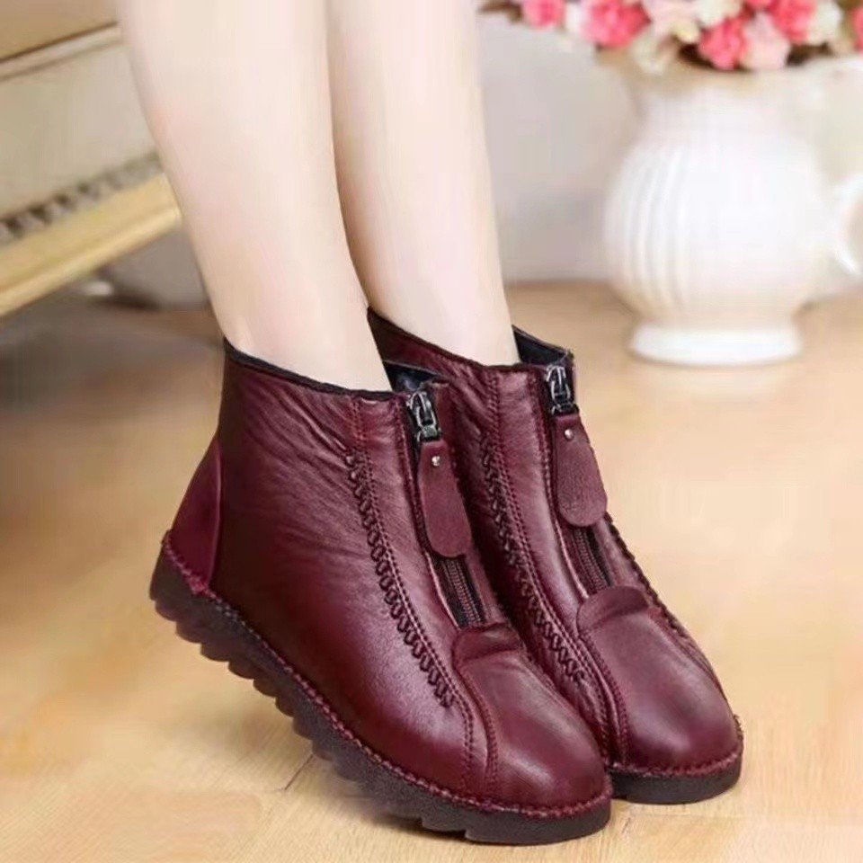 Non-slip genuine leather ankle boots: elegance and safety for everyday wear